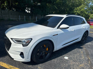 Used 2022 Audi e-tron Premium Plus w/ Premium Plus Package image 1