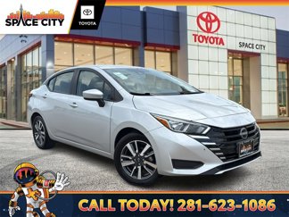 Used 2023 Nissan Versa SV image 1