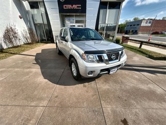 Used 2019 Nissan Frontier SV image 1