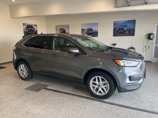 Used 2024 Ford Edge SEL image 1