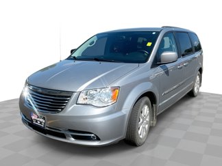Used 2014 Chrysler Town & Country Touring image 1