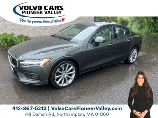 Used 2019 Volvo S60 T6 Momentum w/ Multimedia Package image 1