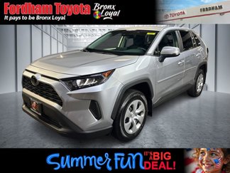 Used 2022 Toyota RAV4 LE image 1