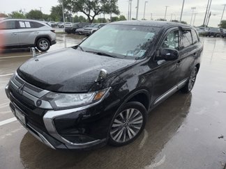 Used 2020 Mitsubishi Outlander SE image 1
