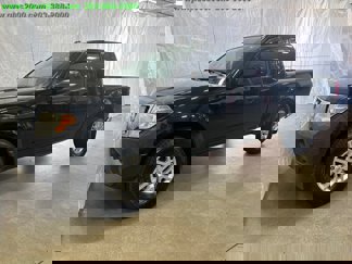 Used 2016 Nissan Frontier SV image 1