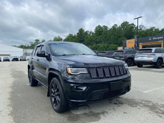 Used 2020 Jeep Grand Cherokee Altitude image 1