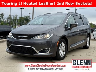 Used 2017 Chrysler Pacifica Touring-L image 1