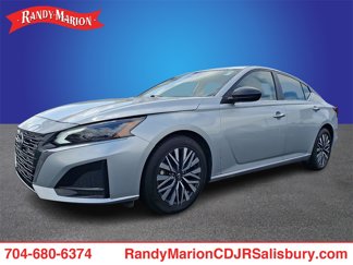 Used 2024 Nissan Altima 2.5 SV image 1