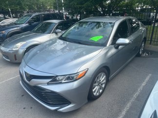 Used 2020 Toyota Camry LE image 1