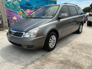 Used 2012 Kia Sedona LX image 1