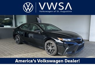 Used 2023 Toyota Camry SE image 1