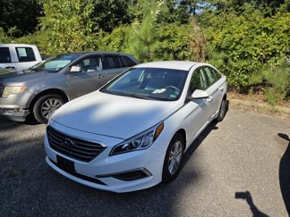 Used 2016 Hyundai Sonata SE image 1