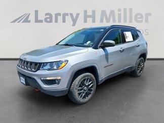 Used 2019 Jeep Compass Trailhawk image 1