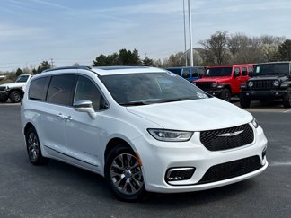 Certified 2024 Chrysler Pacifica Pinnacle image 1