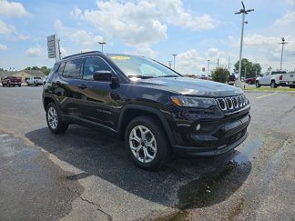 New 2025 Jeep Compass Latitude image 1
