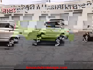 Used 2016 Kia Soul + image 1