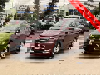 Used 2015 Chrysler 200 Limited image 1
