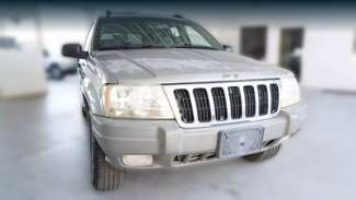 Used 2000 Jeep Grand Cherokee Laredo image 1