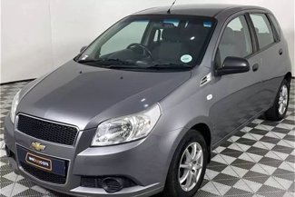 Used 2011 Chevrolet Aveo5 LT w/ Driver Convenience Package image 1