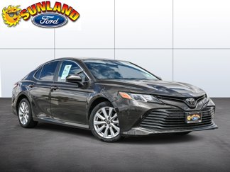 Used 2019 Toyota Camry LE image 1