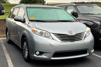 Used 2014 Toyota Sienna L image 1