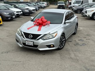 Used 2017 Nissan Altima 2.5 SV image 1