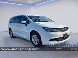 Used 2023 Chrysler Voyager LX image 1