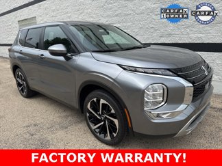 Used 2023 Mitsubishi Outlander SE image 1
