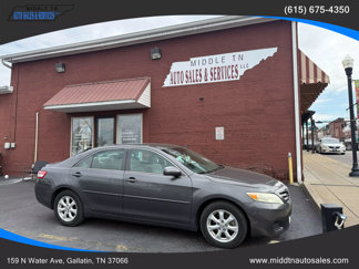 Used 2011 Toyota Camry LE image 1