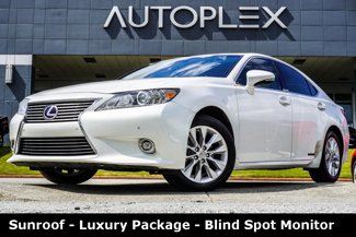 Used 2015 Lexus ES 300h w/ Navigation System Package image 1