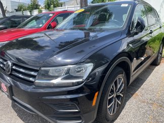Used 2019 Volkswagen Tiguan SE w/ Panoramic Sunroof Package image 1