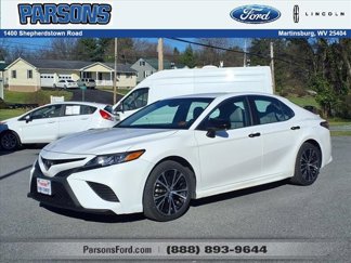 Used 2018 Toyota Camry SE image 1