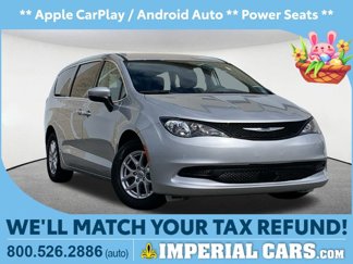 Used 2023 Chrysler Voyager LX image 1