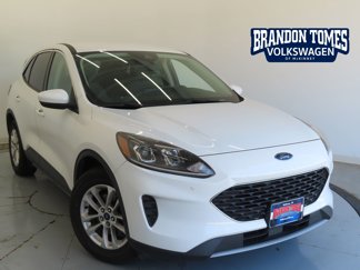 Used 2020 Ford Escape SE image 1