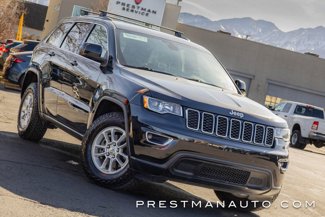 Used 2018 Jeep Grand Cherokee Laredo image 1