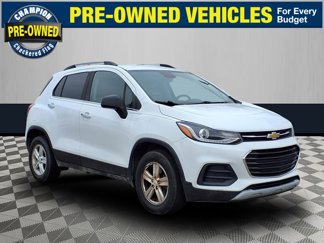 Used 2017 Chevrolet Trax LT w/ LT Convenience Package image 1