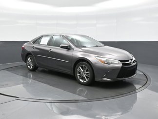 Used 2016 Toyota Camry SE image 1