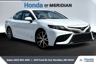 Used 2023 Toyota Camry SE image 1
