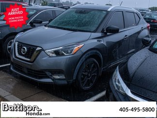 Used 2020 Nissan Kicks SR image 1