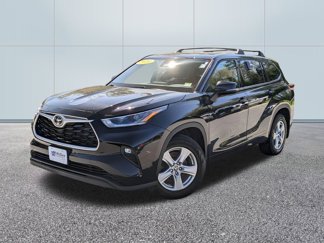Used 2021 Toyota Highlander LE image 1