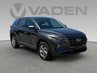 Used 2023 Hyundai Tucson SE image 1