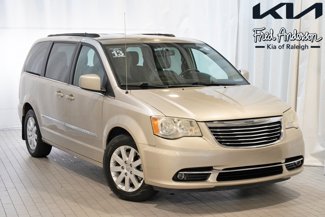 Used 2013 Chrysler Town & Country Touring image 1