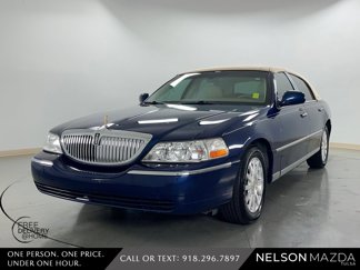 Used 2007 Lincoln Town Car Signature image 1