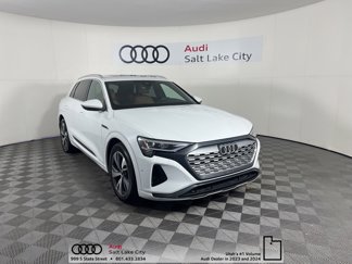 Used 2024 Audi Q8 e-tron Premium Plus w/ Premium Plus Package image 1