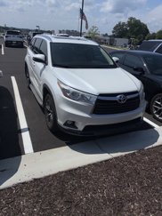 Used 2016 Toyota Highlander XLE image 1