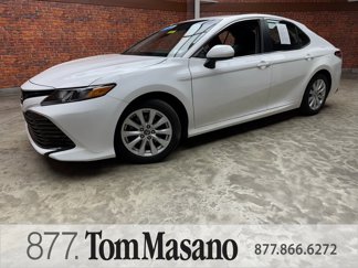 Used 2018 Toyota Camry LE image 1