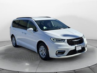 Used 2022 Chrysler Pacifica Touring-L image 1