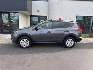 Used 2015 Toyota RAV4 LE image 1