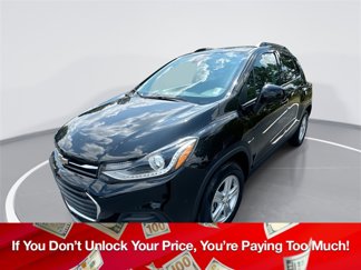 Used 2022 Chevrolet Trax LT w/ LT Convenience Package image 1
