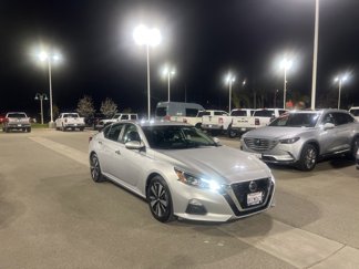 Used 2021 Nissan Altima 2.5 SV image 1